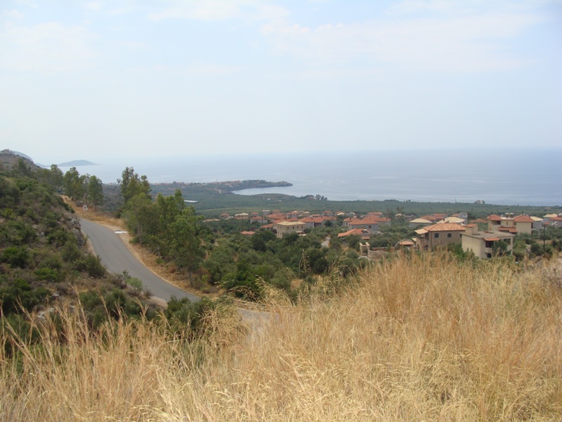2 plots 1037.38 m2 & 1063.45 m2 of land located near to the village of Neohori, Mani and a 5-minute drive from the seaside resort of Stoupa with amenities and sandy beaches. Great views and the land has characteristics of its own - a gorge, a cave and a traditional stone pathway (kalderimi) - design and build service.